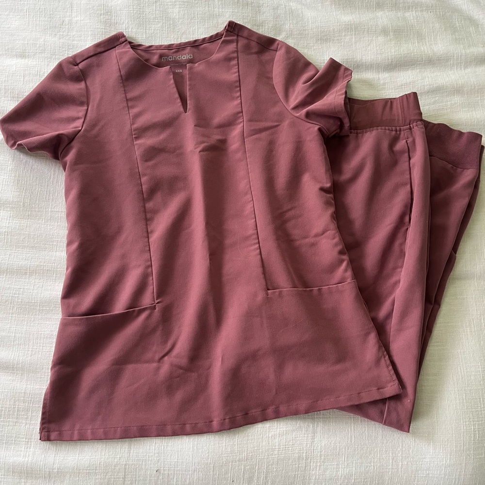 SOLD Mandala Scrub set joggers mauve
